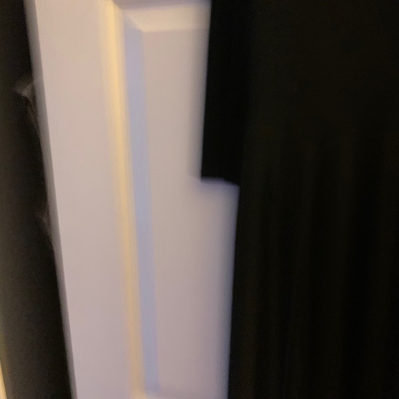 Black dress - Picture 3 of 3